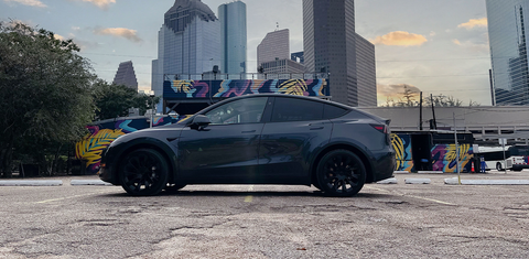 Tesla Model Y 2024