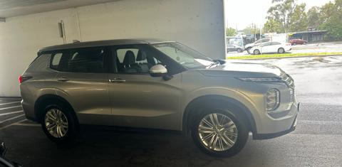 Mitsubishi OUTLANDER 2023
