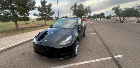 Tesla Model Y 2024