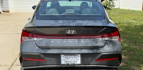 Hyundai Elantra 2025