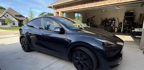 Tesla Model Y 2025