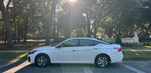 Nissan Altima 2025