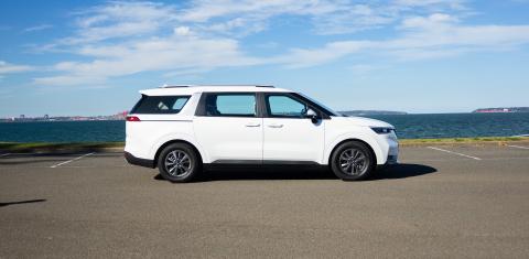 Kia CARNIVAL 2023