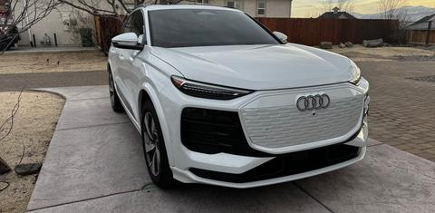 Audi Q6 e-tron 2025