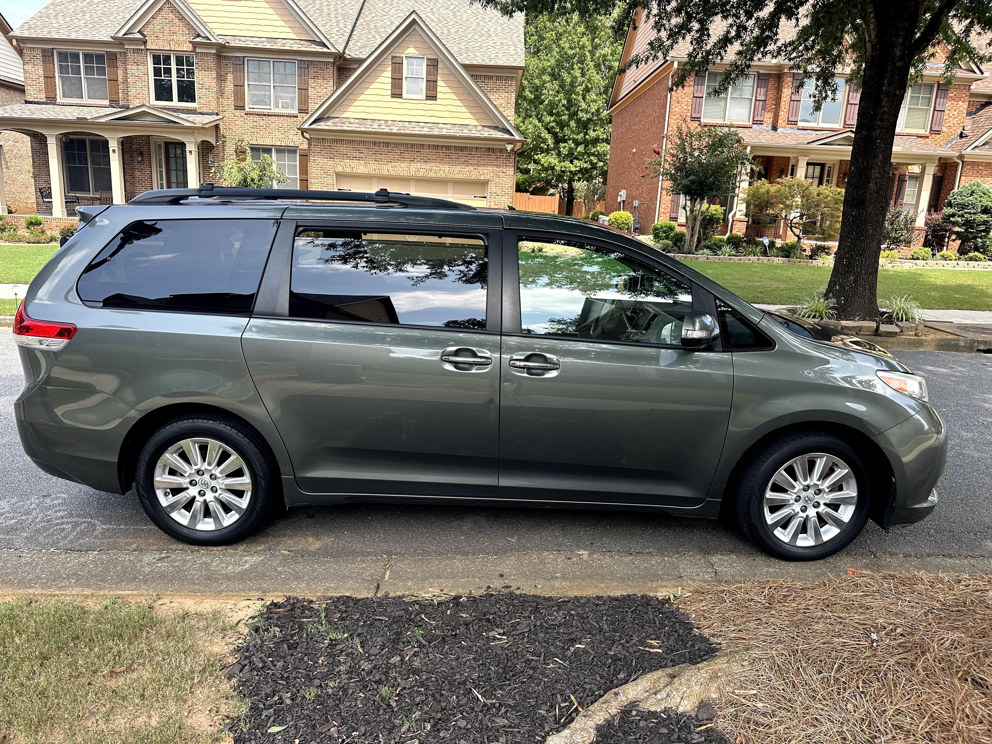 Toyota Sienna 2013 in Suwanee, GA