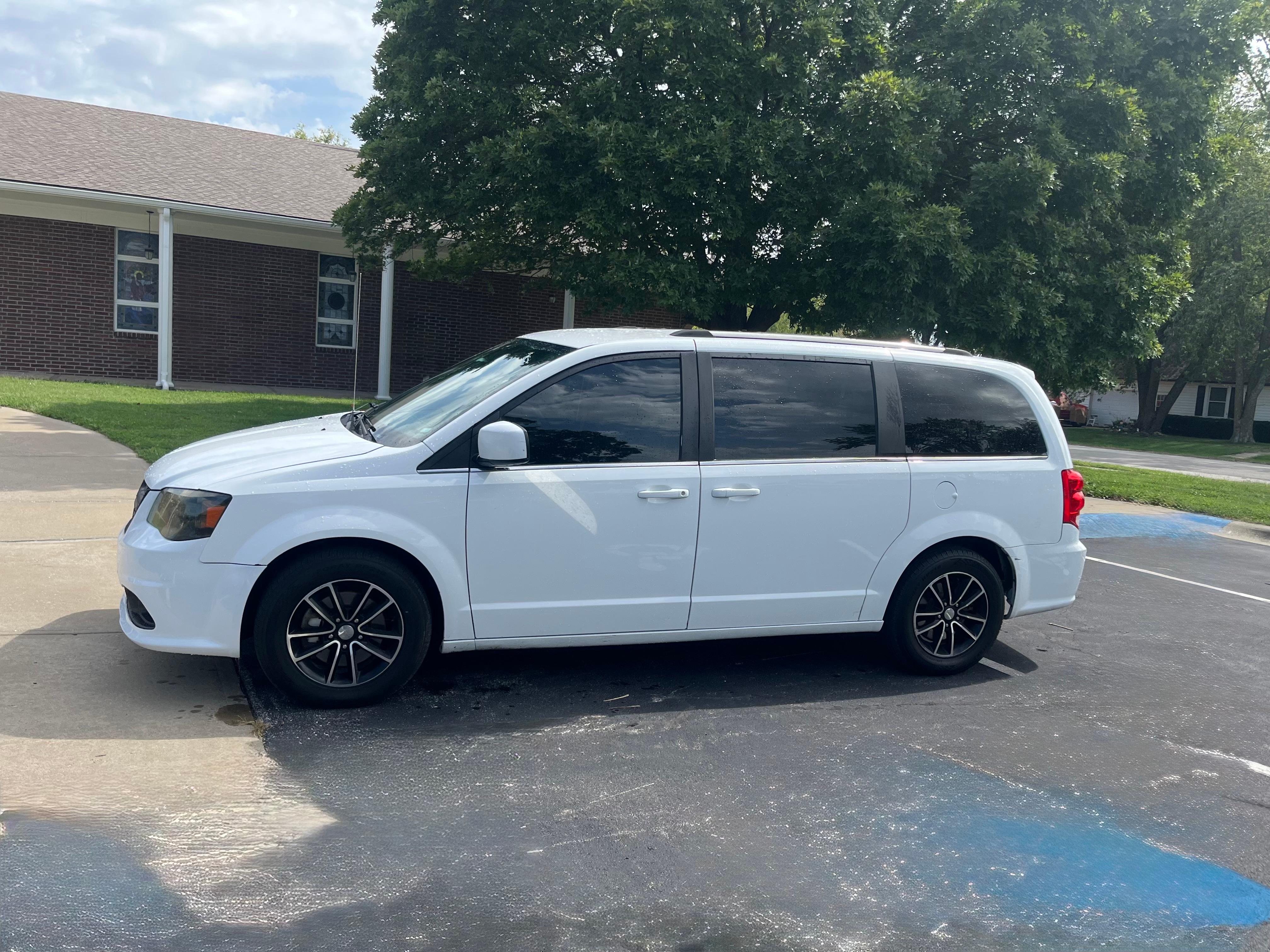 Dodge Grand Caravan 2020 in Peculiar, MO