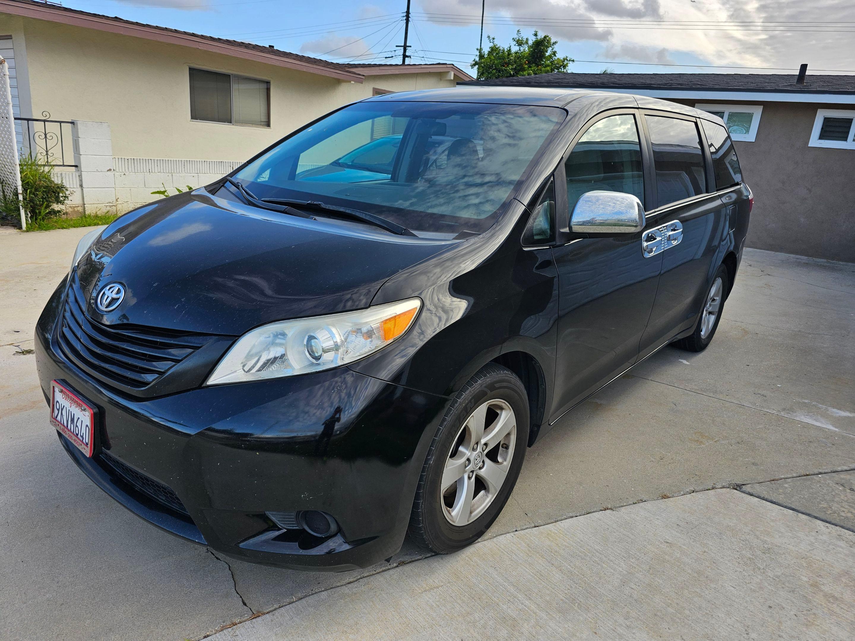 Toyota Sienna 2017 in 