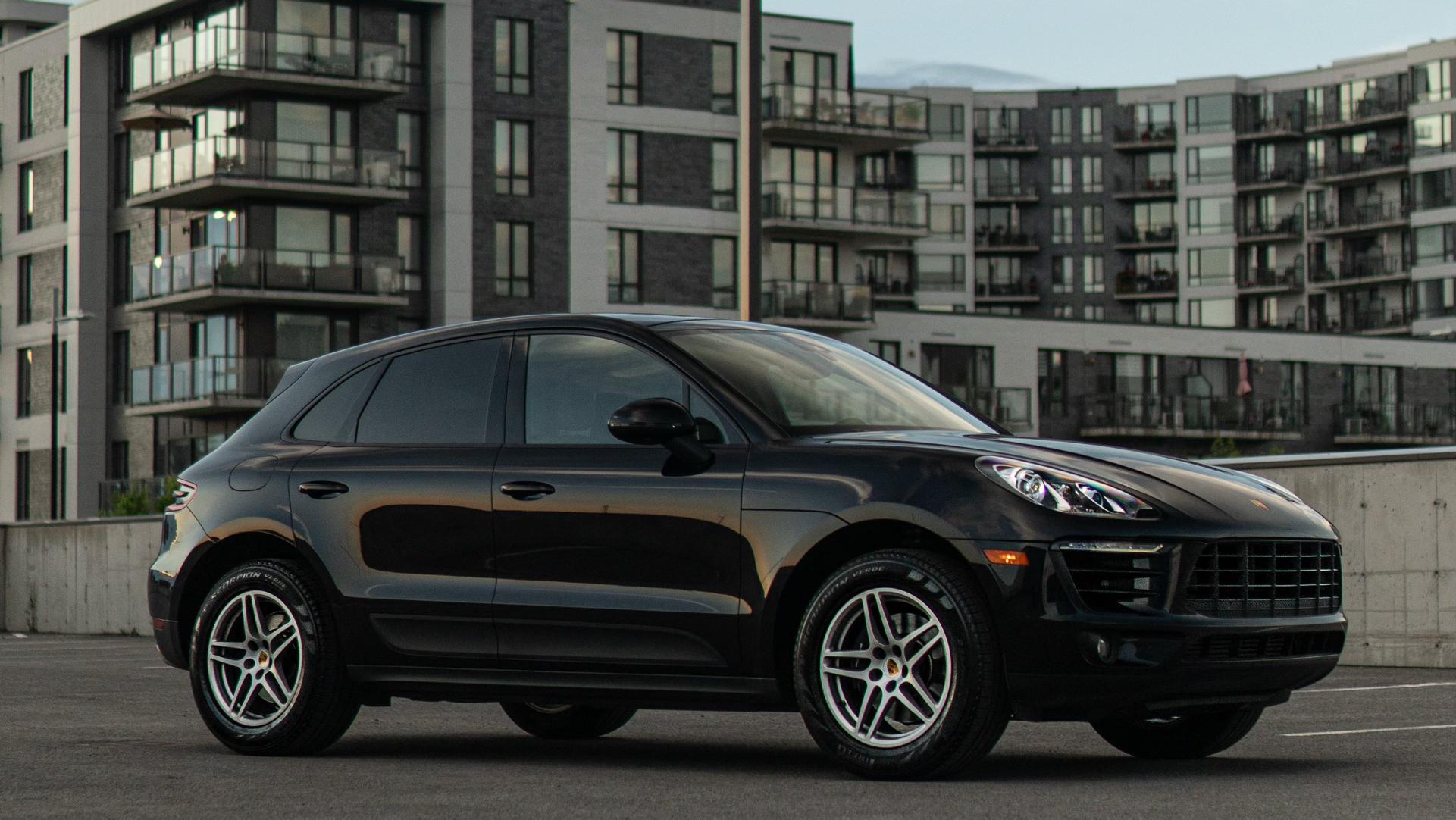 Porsche Macan 2017 in Laval, QC