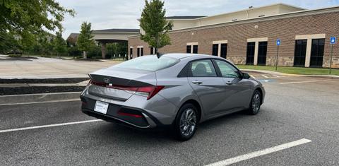 Hyundai Elantra 2024