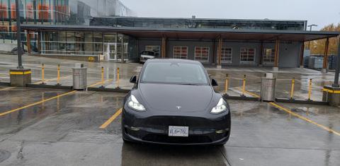 Tesla Model Y 2024
