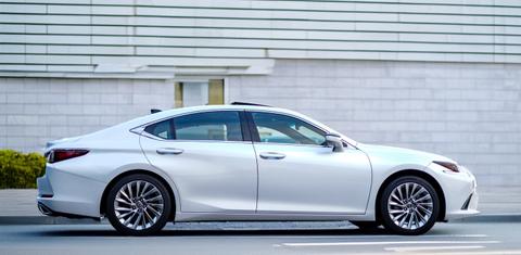 Lexus ES 2021