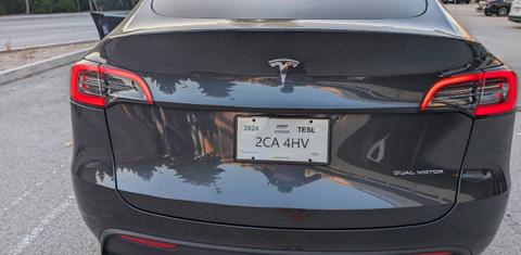 Tesla Model Y 2024