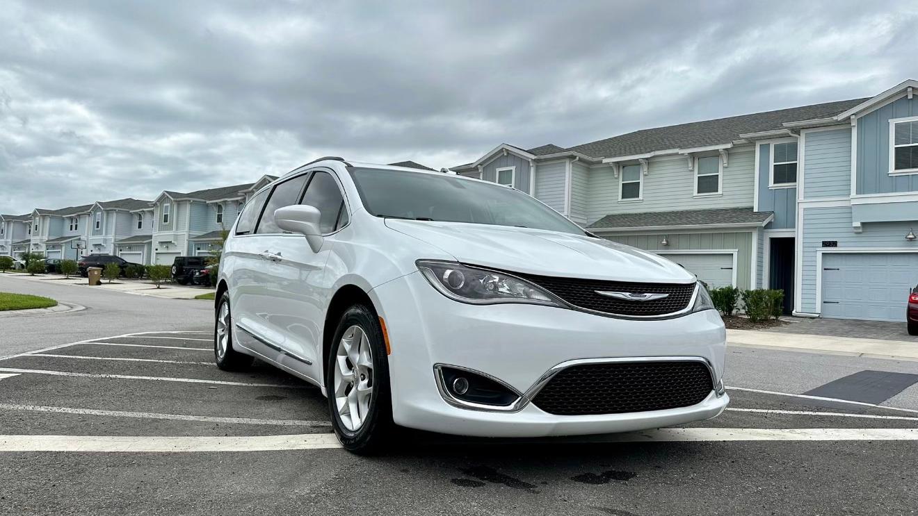 Chrysler Pacifica 2017 in 