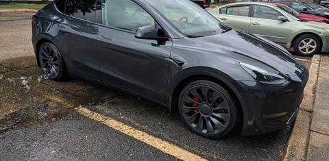 Tesla Model Y 2024
