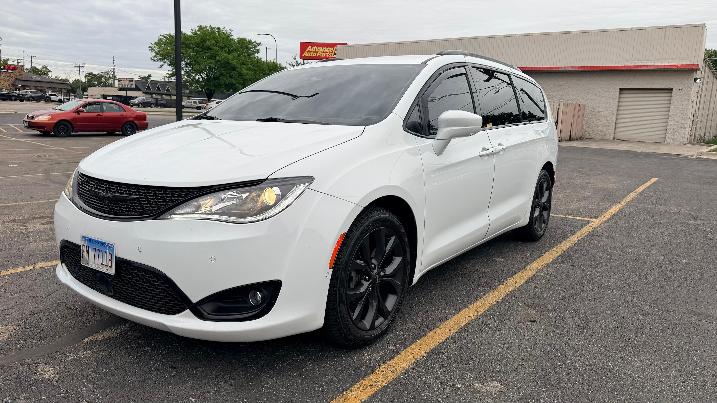 Chrysler Pacifica 2020 in Chicago, IL