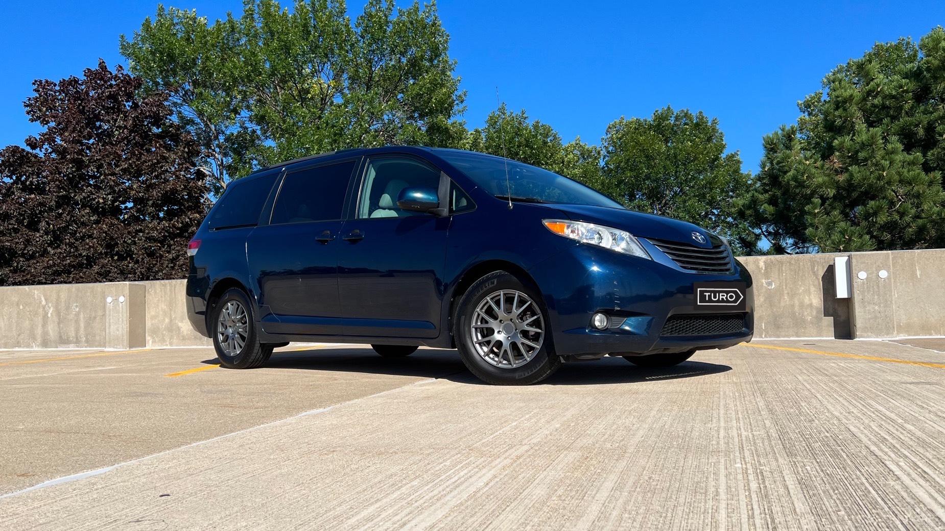 Toyota Sienna 2012 in 