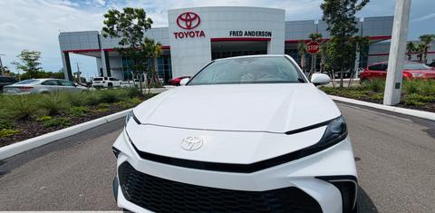 Toyota Camry Hybrid 2026