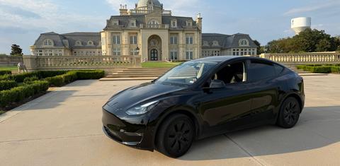 Tesla Model Y 2025