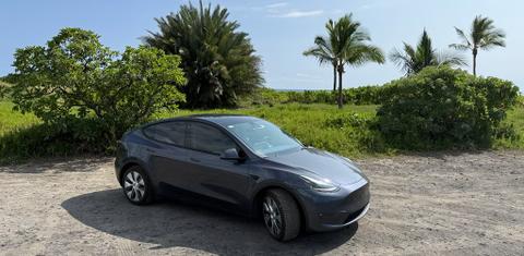 Tesla Model Y 2023