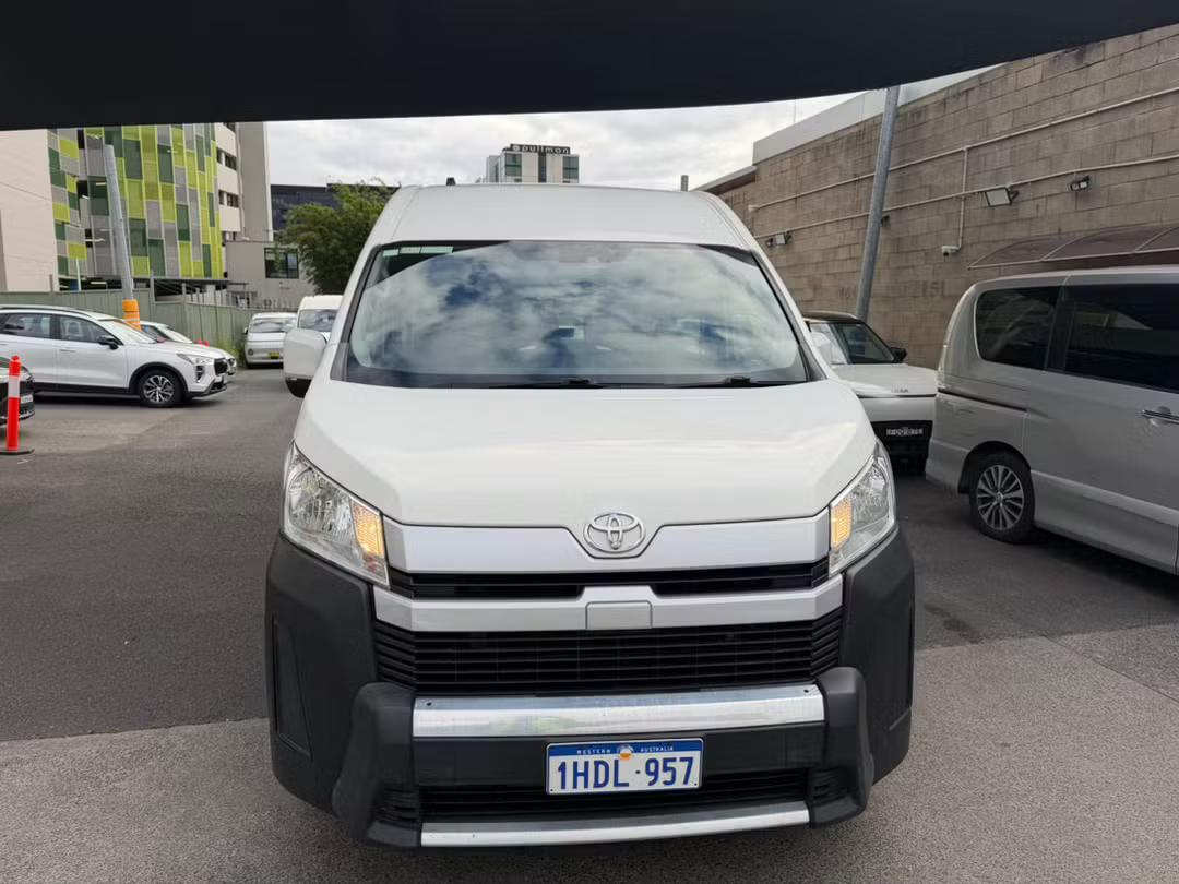 Toyota HIACE 2020 in Mascot