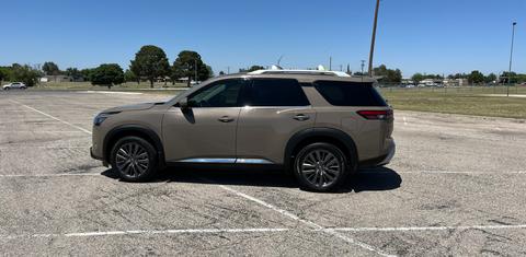 Nissan Pathfinder 2025