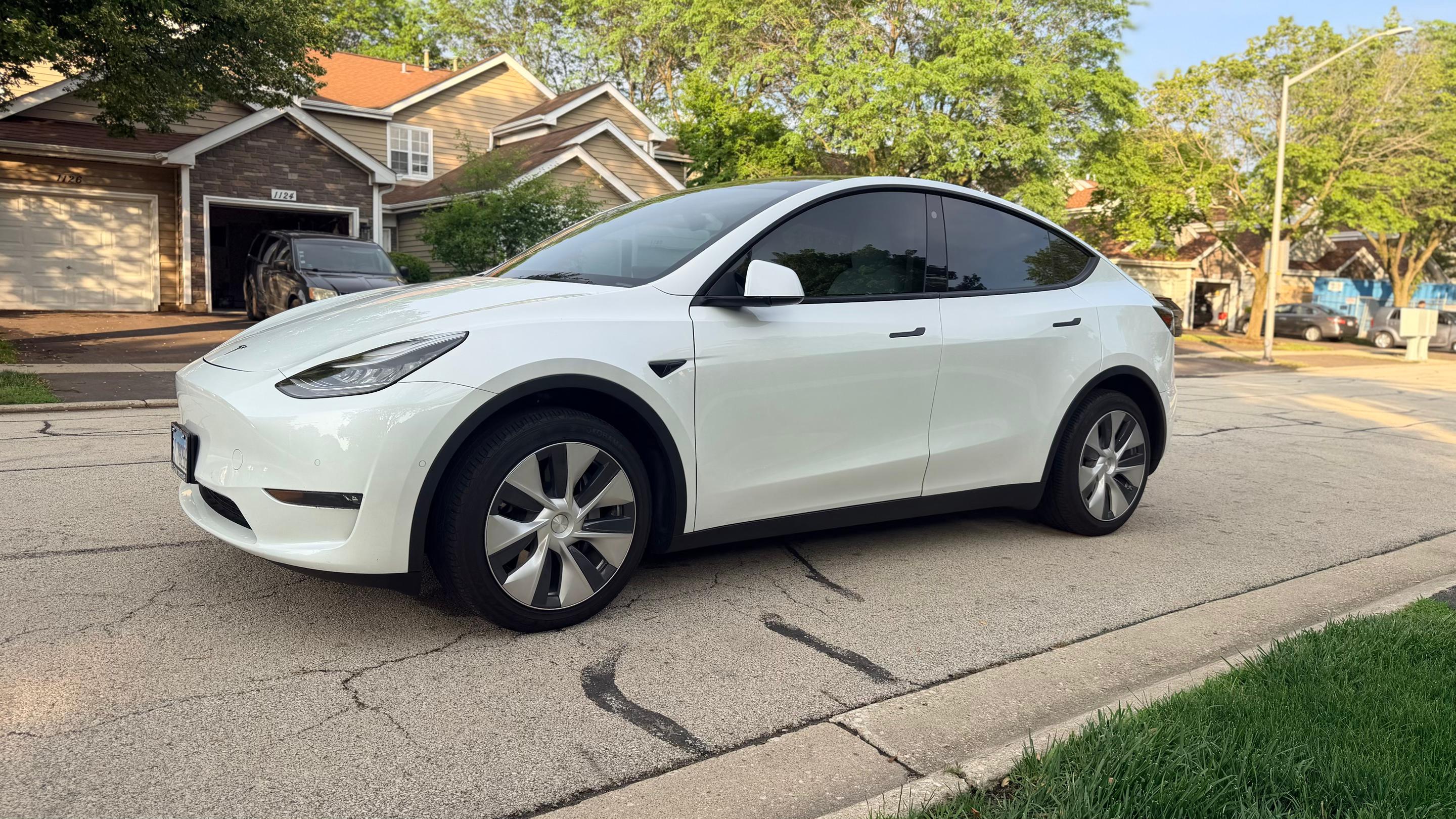 Tesla Model Y 2021 in Schaumburg, IL