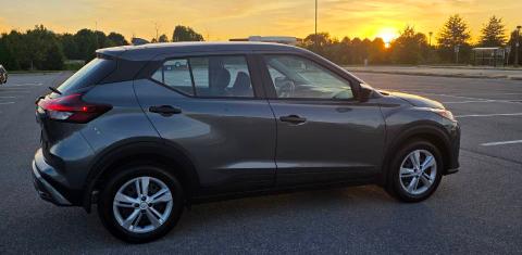 Nissan Kicks Play 2025
