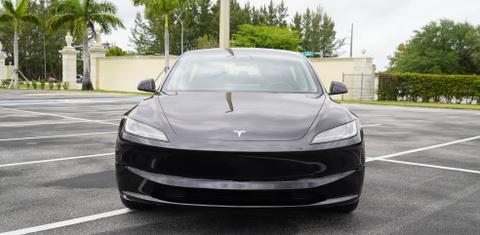 Tesla Model 3 2025