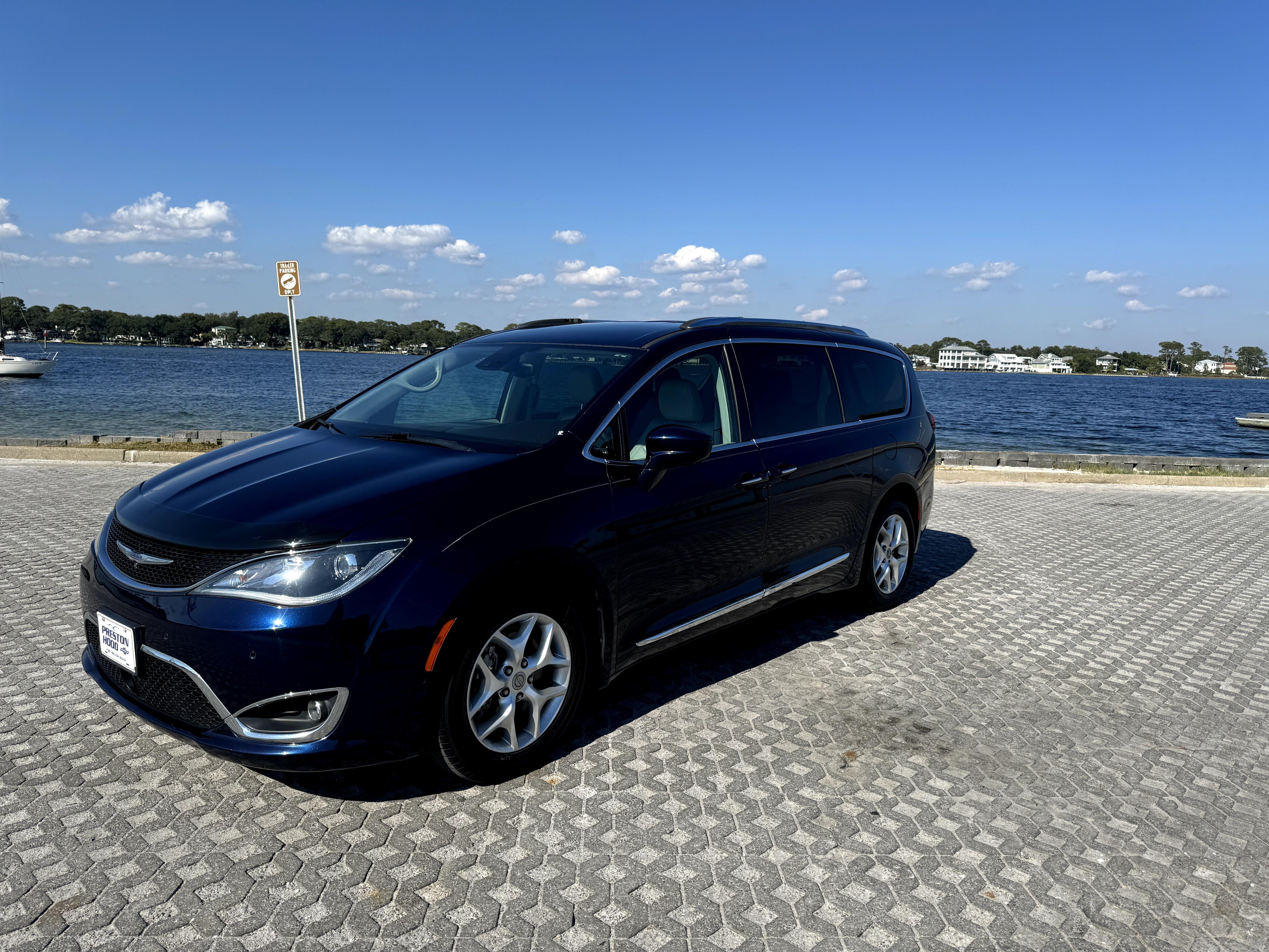 Chrysler Pacifica 2017 in Fort Walton Beach, FL
