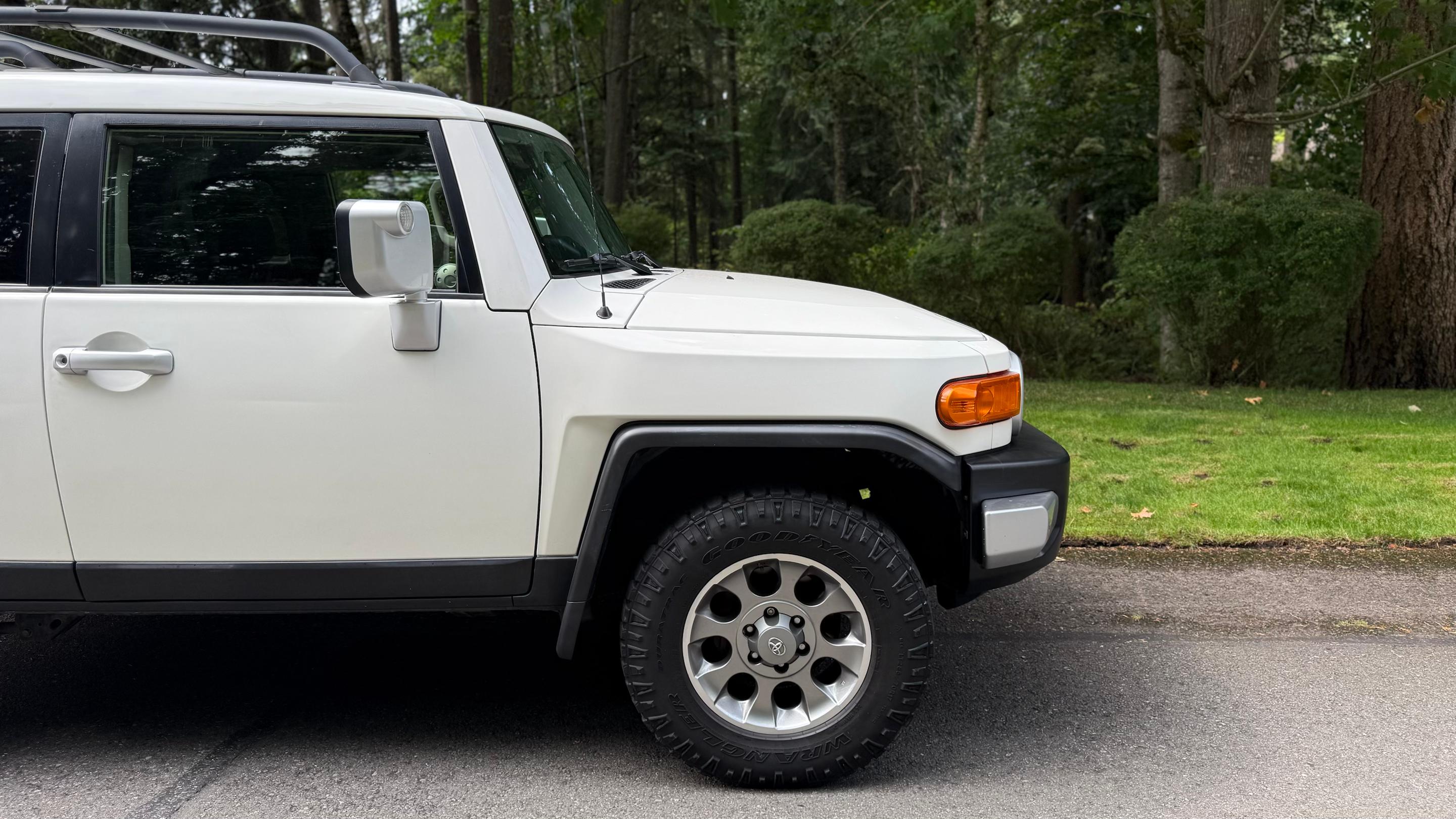 Toyota FJ Cruiser 2013 in SeaTac, WA