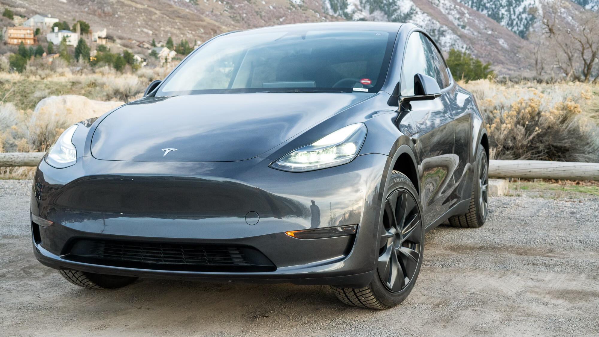 Tesla Model Y 2025 in Millcreek, UT