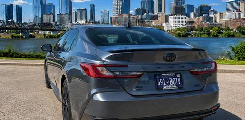 Toyota Camry Hybrid 2026