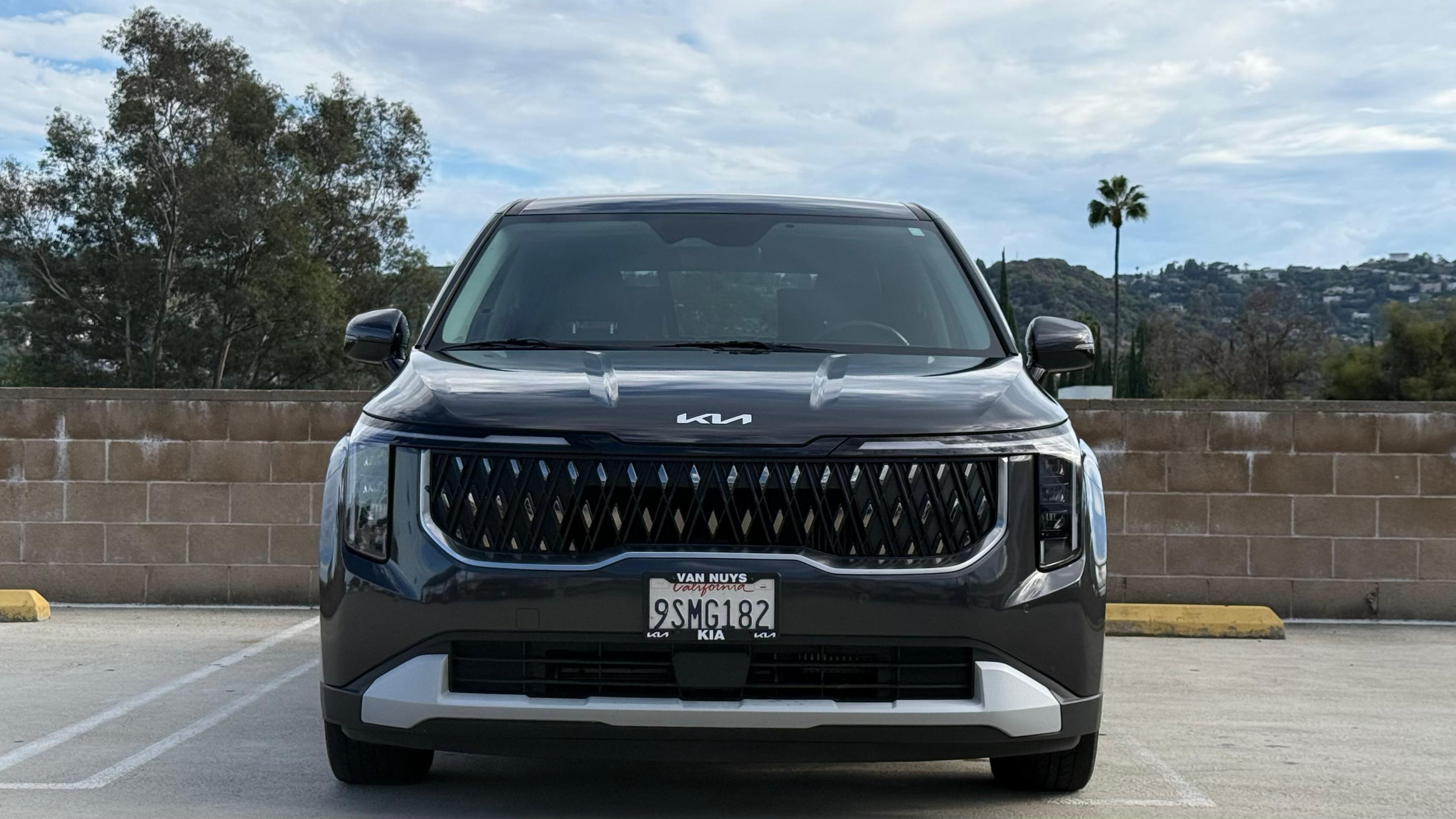 Kia Carnival Hybrid 2025 in Los Angeles, CA
