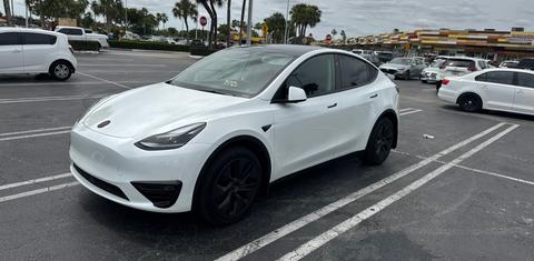Tesla Model Y 2024