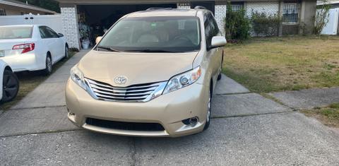 Toyota Sienna 2011