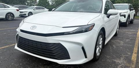 Toyota Camry Hybrid 2025