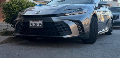 Toyota Camry Hybrid 2026
