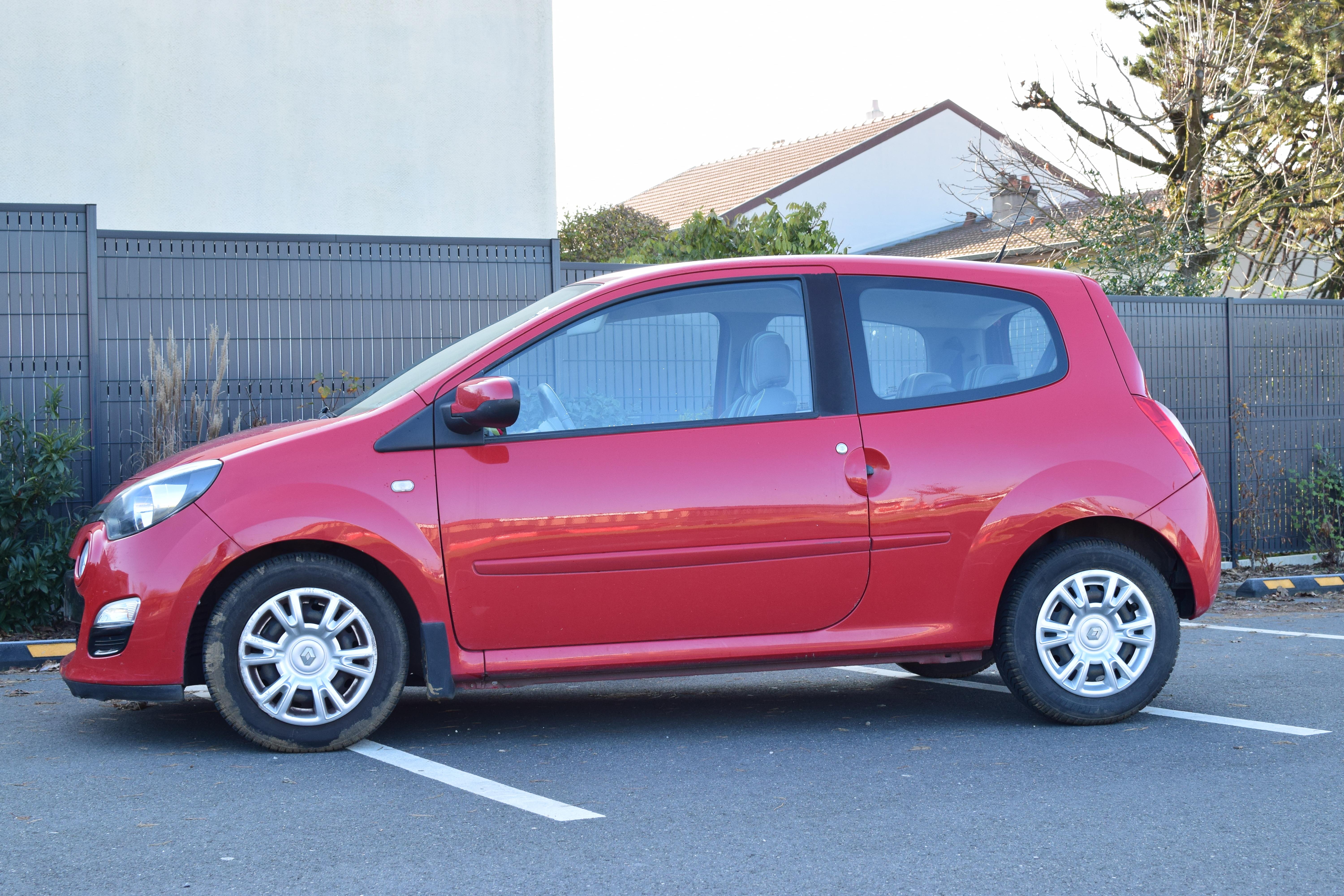Renault TWINGO II 2012 à Cheminot