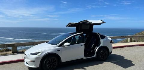 Tesla Model X 2022