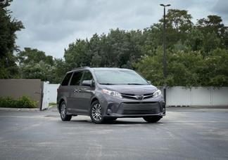 Toyota Sienna car