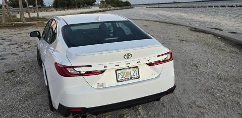 Toyota Camry Hybrid 2025