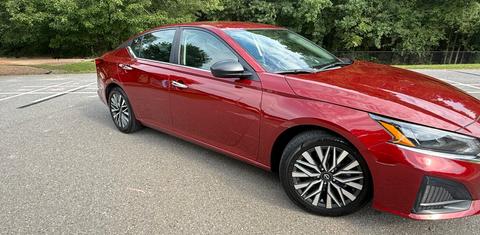 Nissan Altima 2025