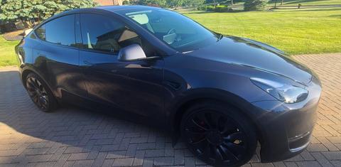 Tesla Model Y 2025