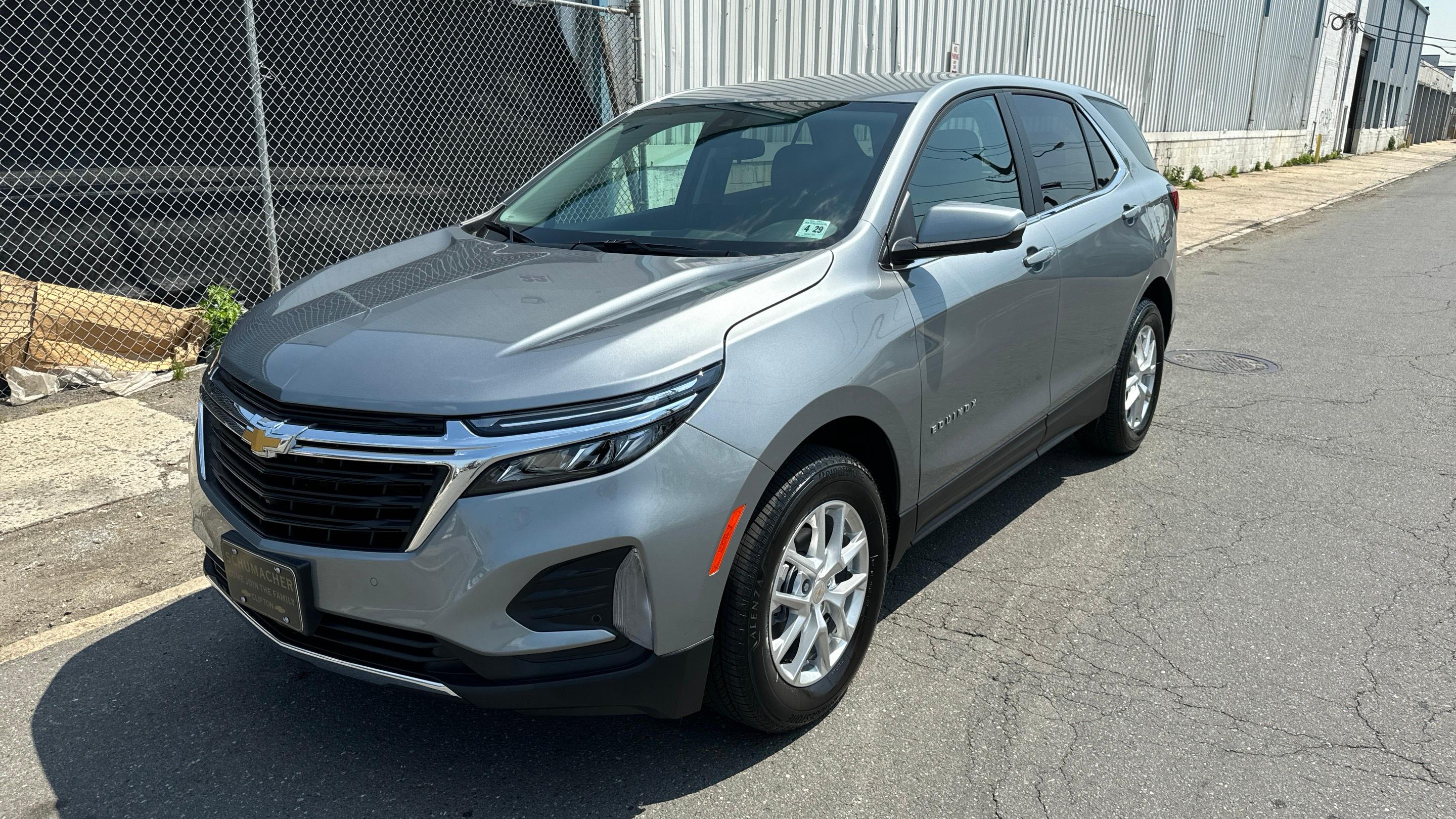 Chevrolet Equinox 2024 in Newark, NJ