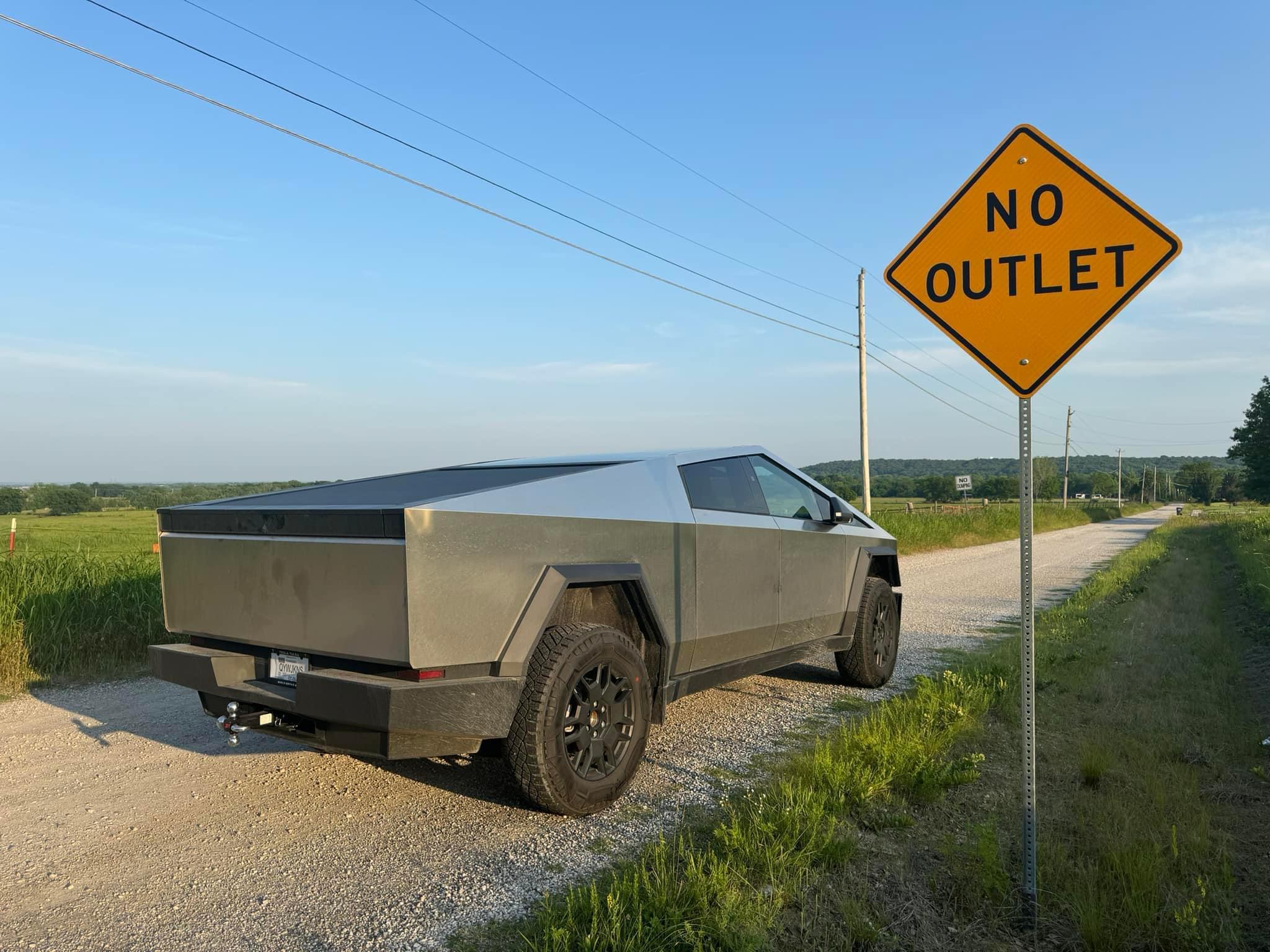 Tesla Cybertruck 2024 in Tulsa, OK