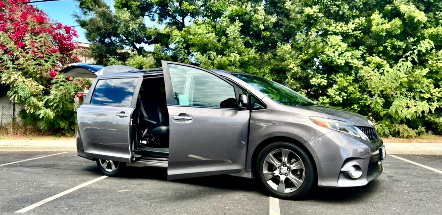 Toyota Sienna 2014 rental in Los Angeles, CA by Jovany G. Turo