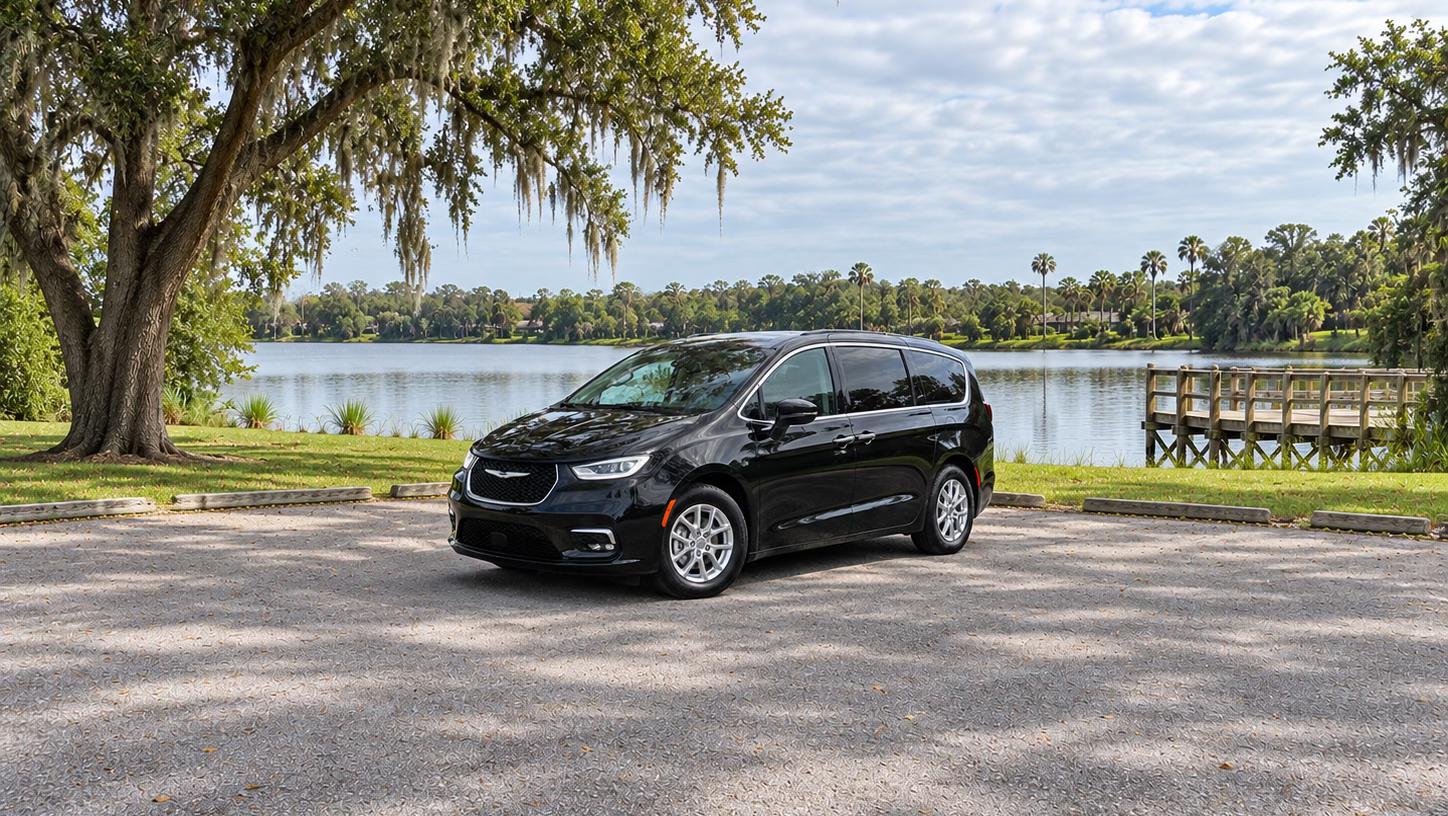 Chrysler Pacifica 2025 in Orlando, FL