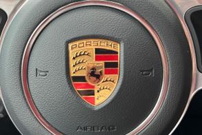 Porsche Macan car