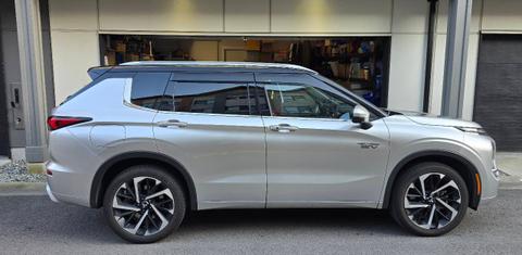 Mitsubishi Outlander Plug-In Hybrid 2025