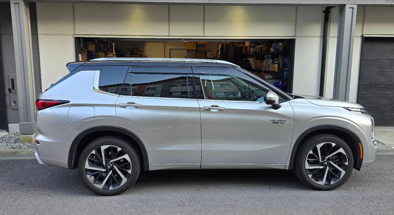 Mitsubishi Outlander Plug-In Hybrid 2025 à Surrey, BC